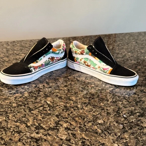 Vans multi tropic Black and Floral Canvas Sneakers EUC 8.5 - Picture 4 of 15